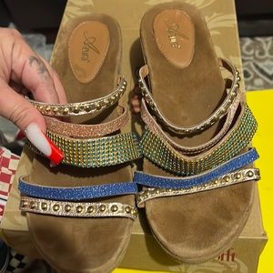 women’s wedge sandal size 11